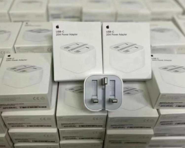 کلگی 20w آیفون نسخه 2026 NFC